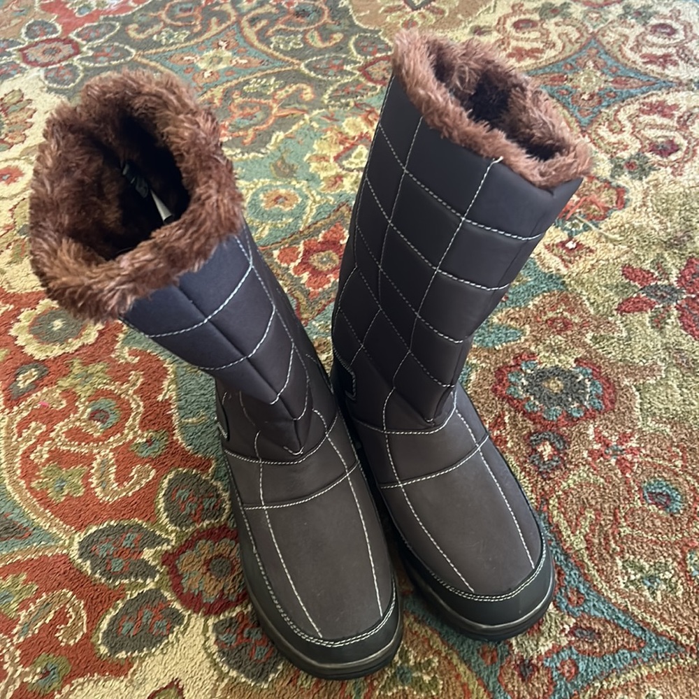 NWOT Itasca Vixen Quilted Boots Sz 8 - Picture 16 of 16